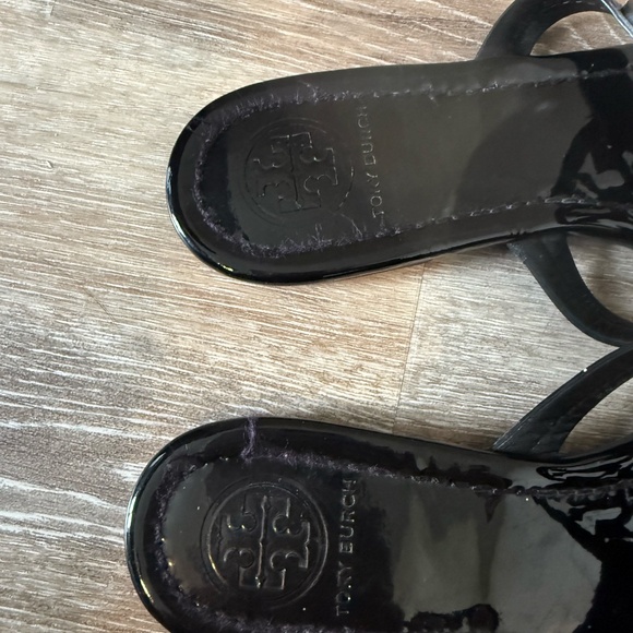 Tory Burch Black Patent Millers Size 8 $200 - Picture 5 of 10